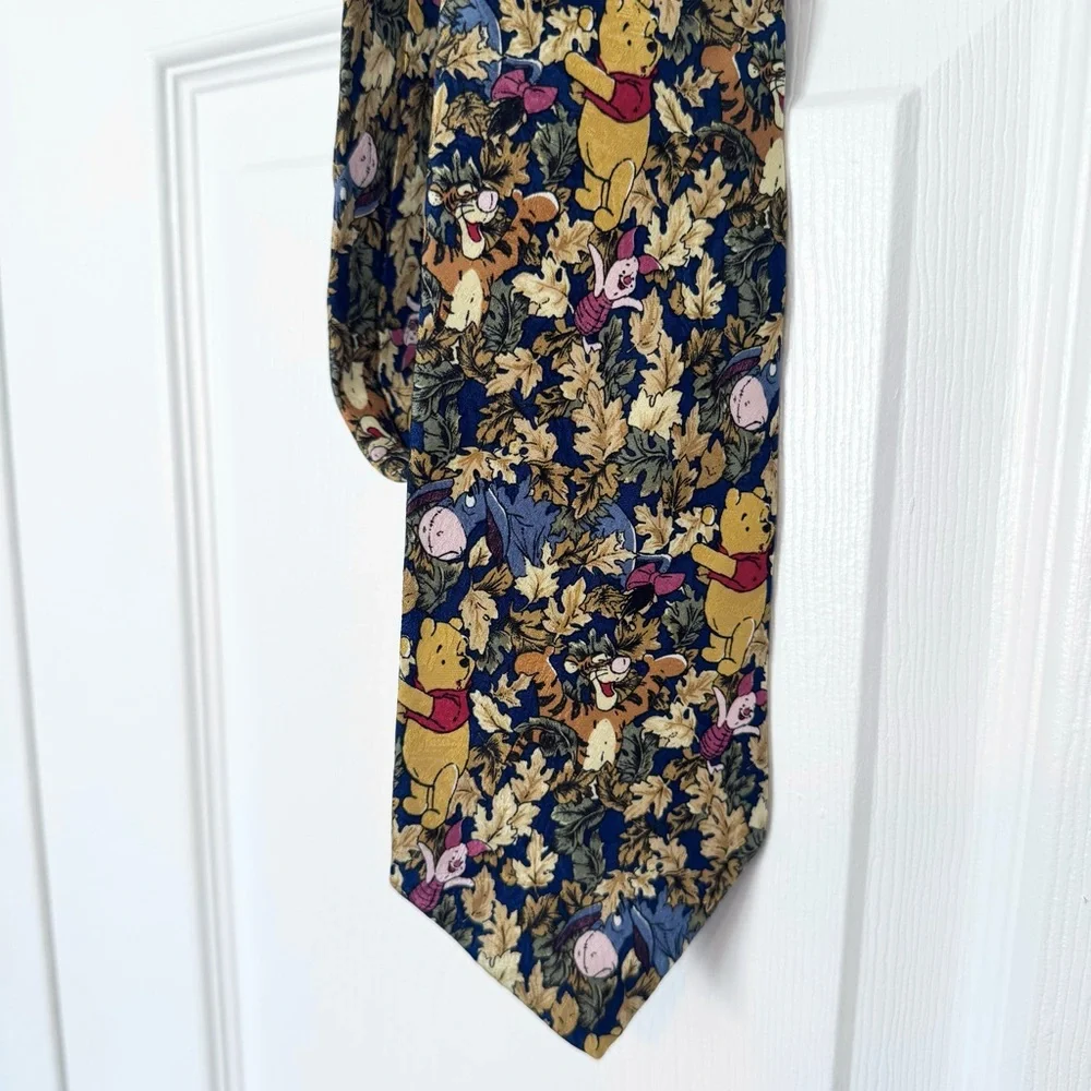 Disney Winnie the Pooh & Friends Fall Leaves Tie - Multicolor